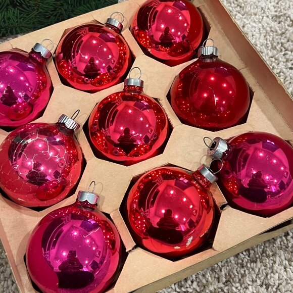 Vintage Hand Decorated Glass Christmas Tree Ornaments Red Set Of 9 - Picture 7 of 9